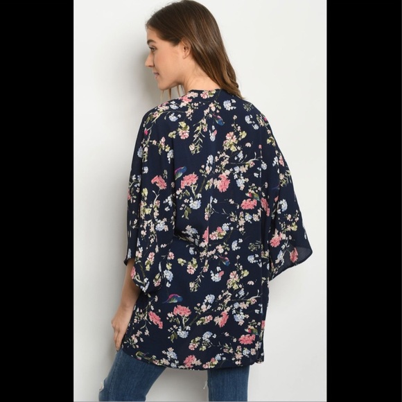 ❣️SALE 3/$25❣️Navy Mixed Floral Cocoon Kimono Swim Cover-Up - Picture 2 of 6